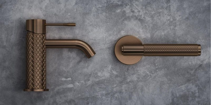 草莓视频ios新品&mdash;&mdash;Botanic 滾花執手係列